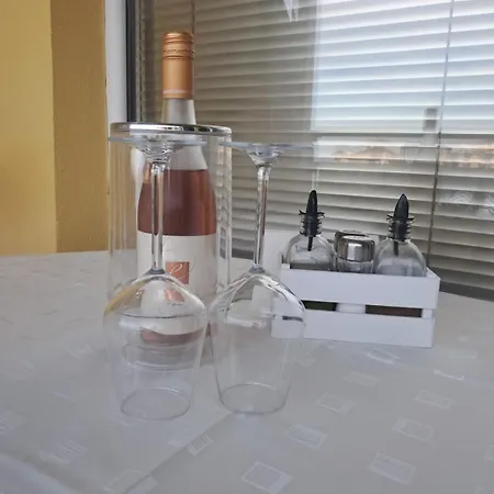 Small Sea Sunrise شقة